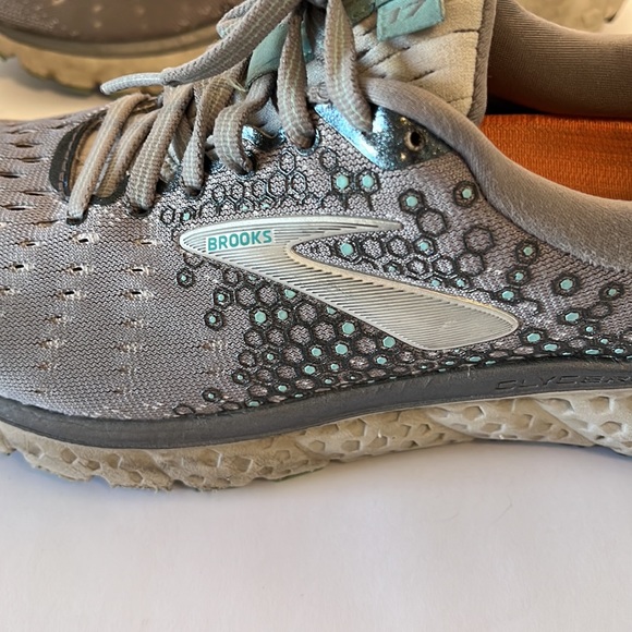 Brooks Glycerin 17 Womens size 8 Grey on Grey with Turquoise - Picture 2 of 5